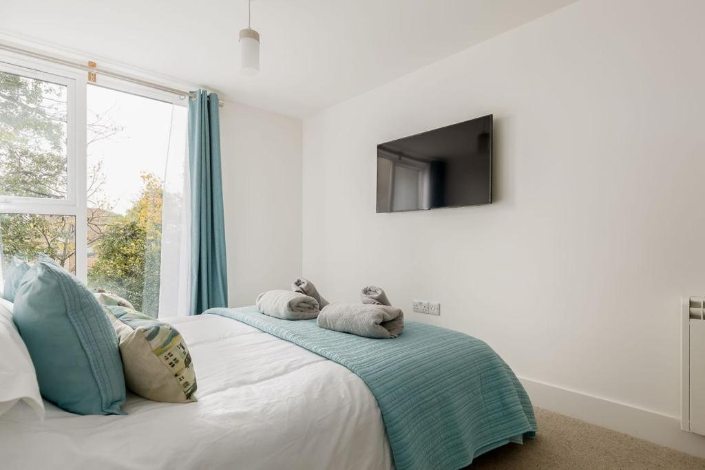Stylish Town Centre Apartment, W Parking, Nr Beach Bournemouth Kültér fotó
