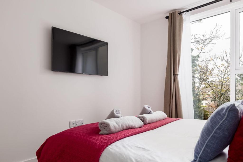 Stylish Town Centre Apartment, W Parking, Nr Beach Bournemouth Kültér fotó